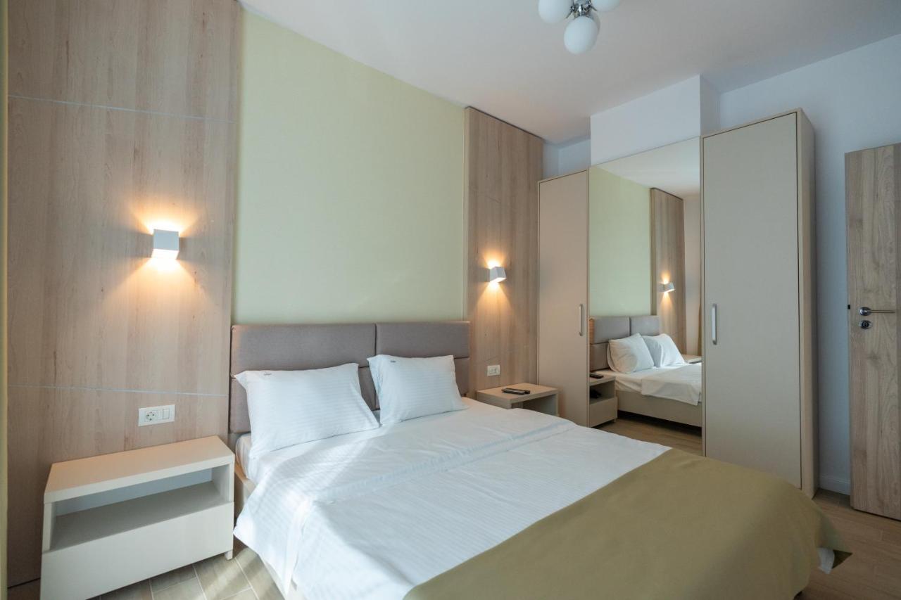 Lotus Aparthotel *