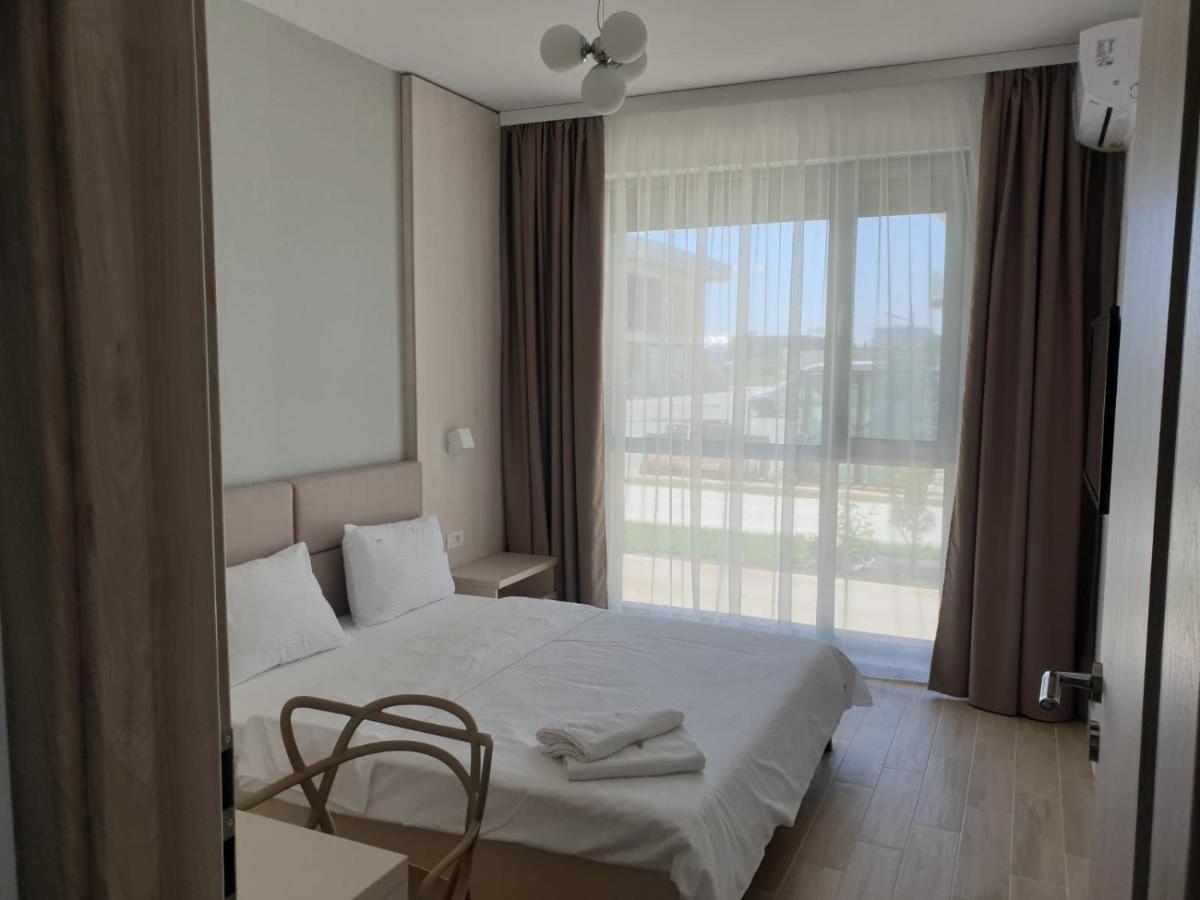 Aparthotel Lotus *