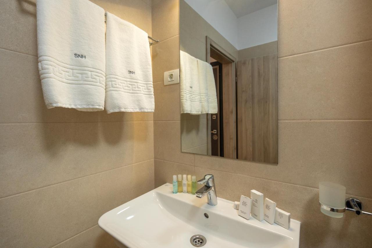 Lotus Aparthotel *